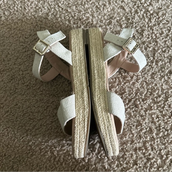 Old Navy | Linen Blend Canva Espadrille Sandals - Picture 6 of 8